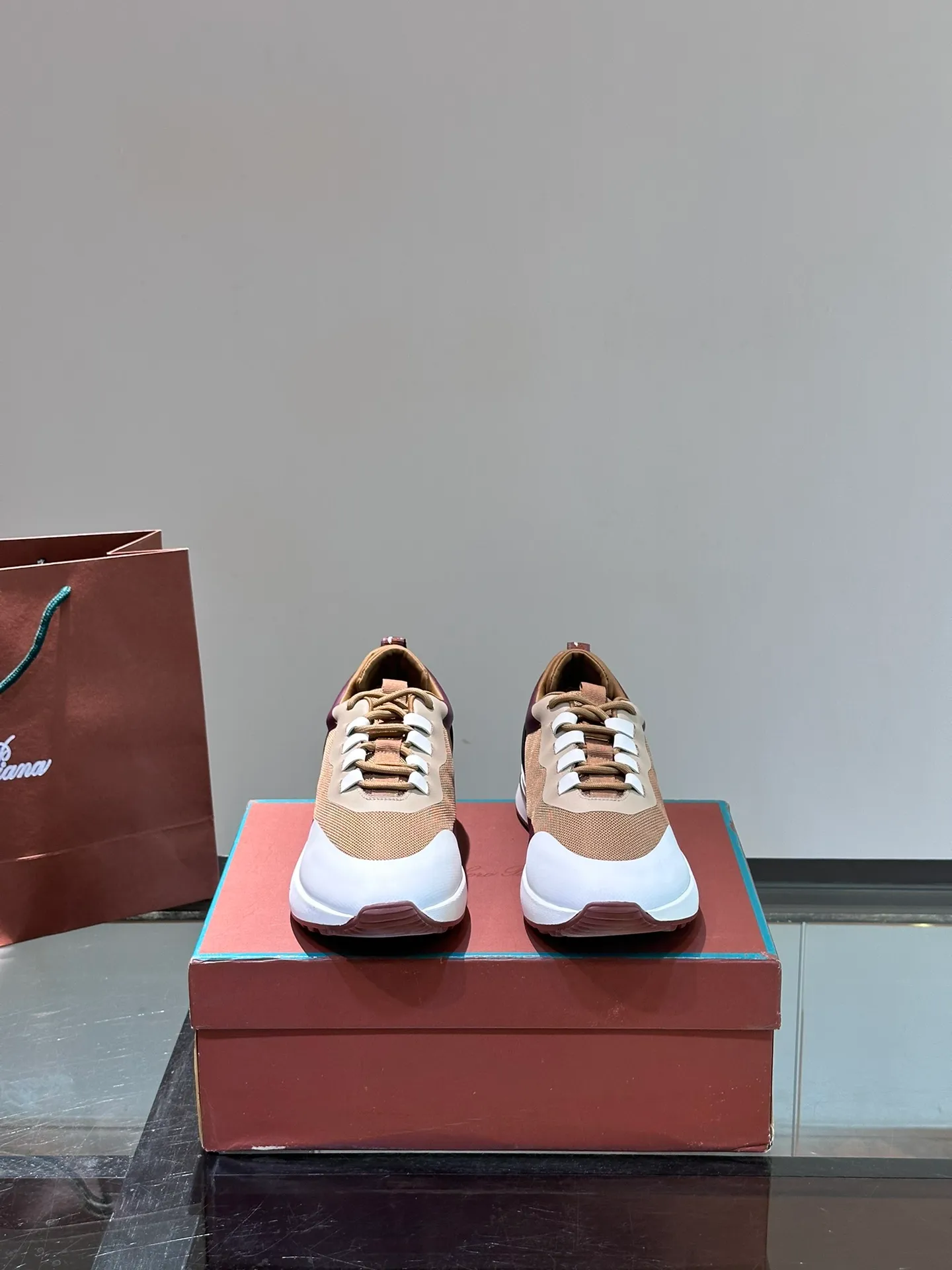 Factory price: 540💰Loro men's shoes💰iana niche Loro classic jogging shoes, men's lace-up casual shoes and sneakers, high-quality lightweight and comfortable fabrics, suitable for outdoor leisure, the color scheme is young and energetic, and it looks great with sportswear or casual suits! Size: 39-45 (46 customized)
